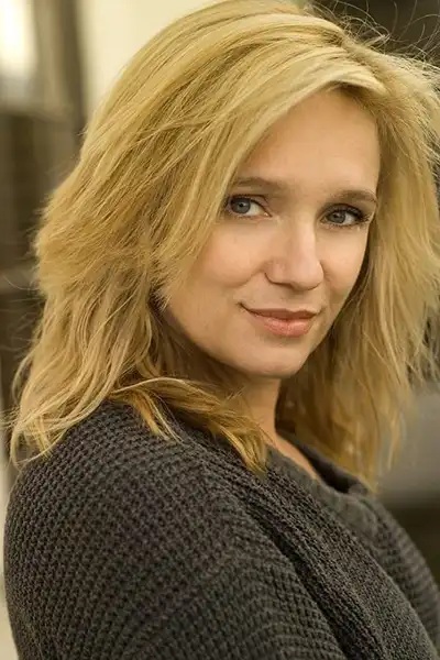Lisa Langlois headshot