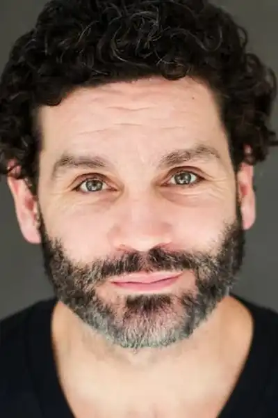 Darcy Laurie headshot