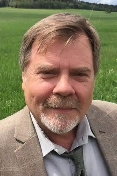 Greg Lawson headshot