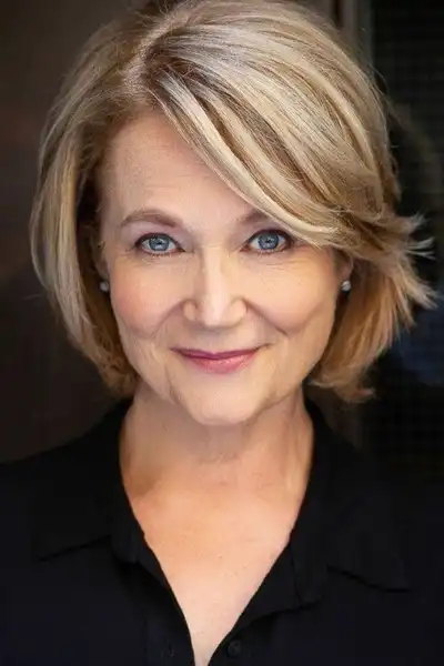 Geraldine Leer headshot