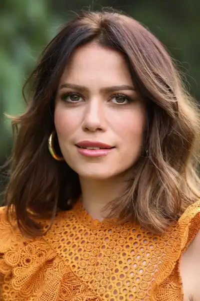 Bethany Joy Lenz headshot