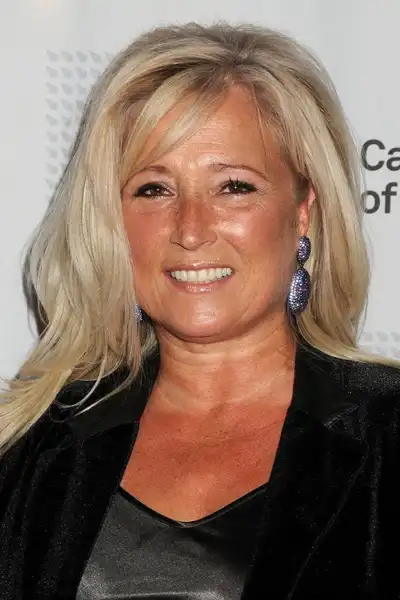 Jackie Lind headshot
