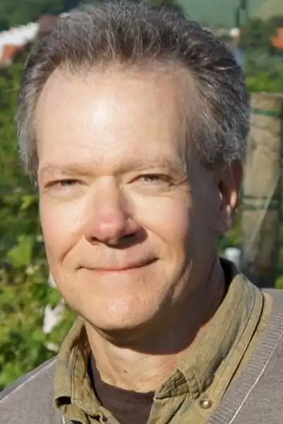 Richard Lineback headshot