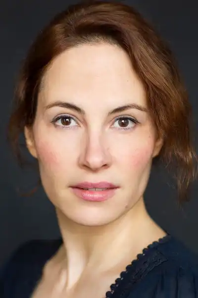 Kate Loustau headshot