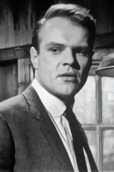 Dyson Lovell headshot