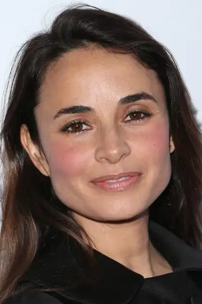 Mía Maestro headshot