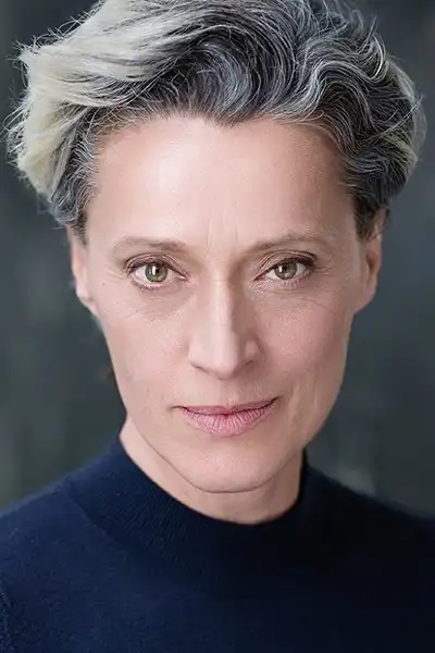 Éva Magyar headshot