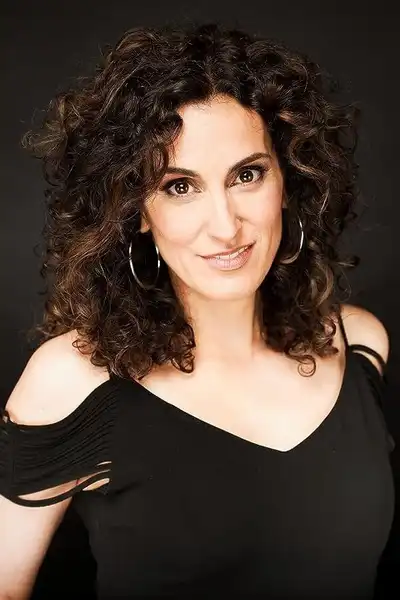 Amanda Martínez headshot