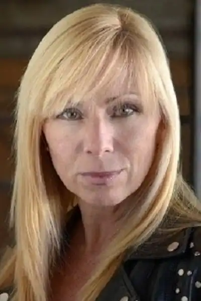 Carolyn Adair headshot