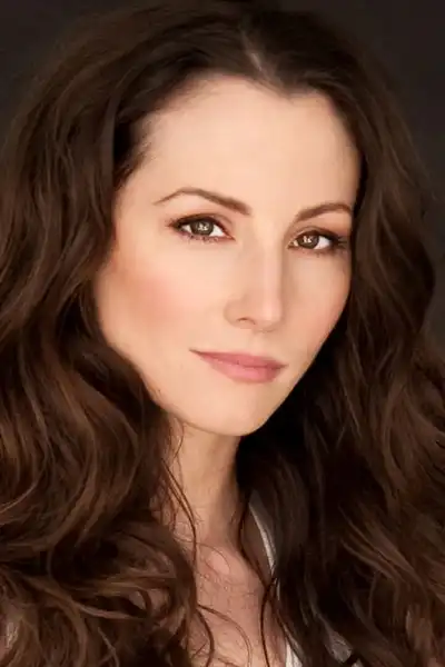 Heather McComb headshot