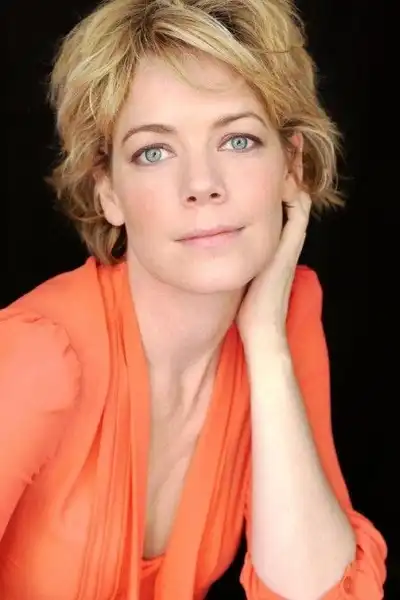 Rebecca McFarland headshot