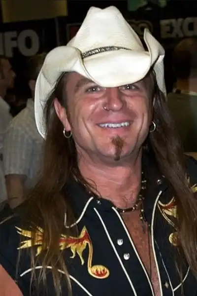Scott McNeil headshot