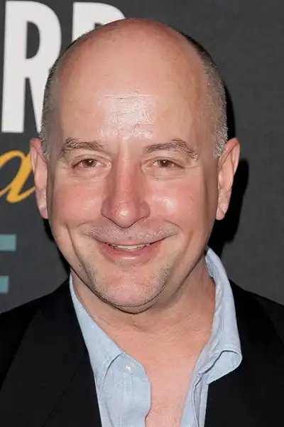 Julio Oscar Mechoso headshot