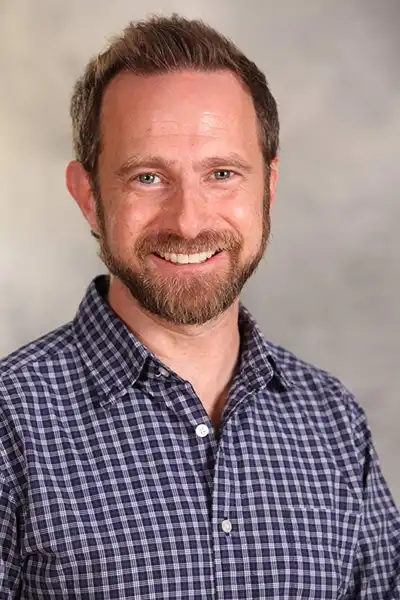 Aaron Mendelsohn headshot