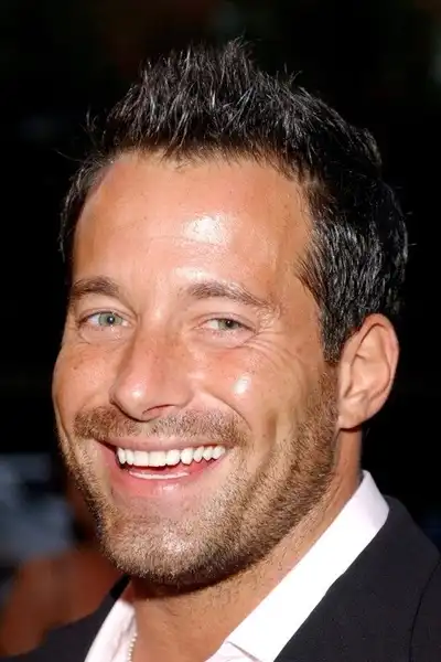 Johnny Messner headshot