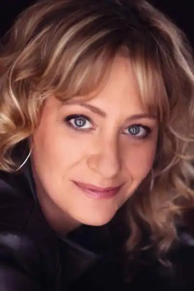 Belinda Metz headshot