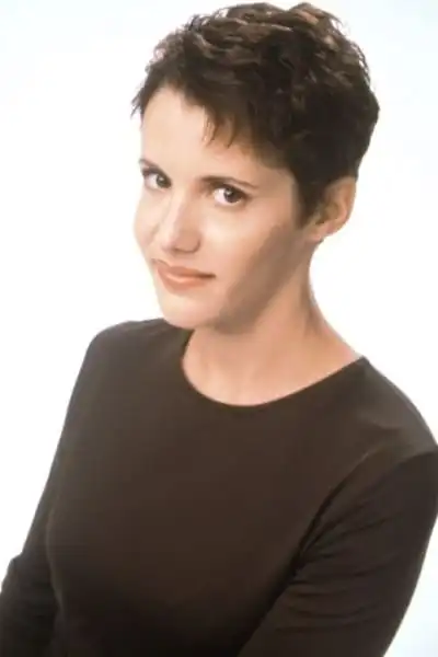 Bess Meyer headshot