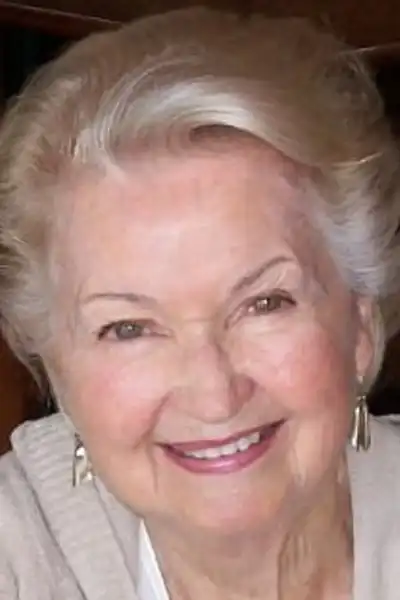 Maxine Miller headshot