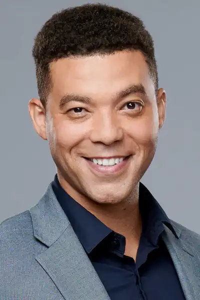 Ish Morris headshot
