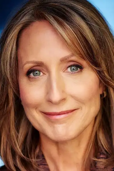 Stephanie Nash headshot