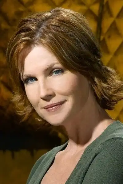 Tracey Needham headshot