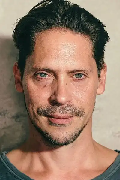 Neil Newbon headshot