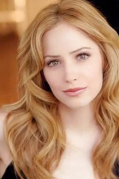 Jaime Ray Newman headshot