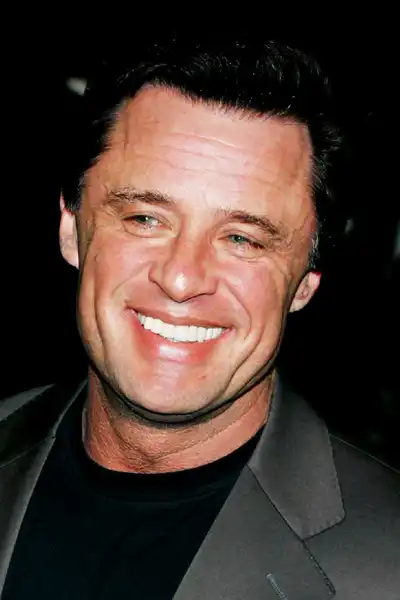 Joe Penny headshot