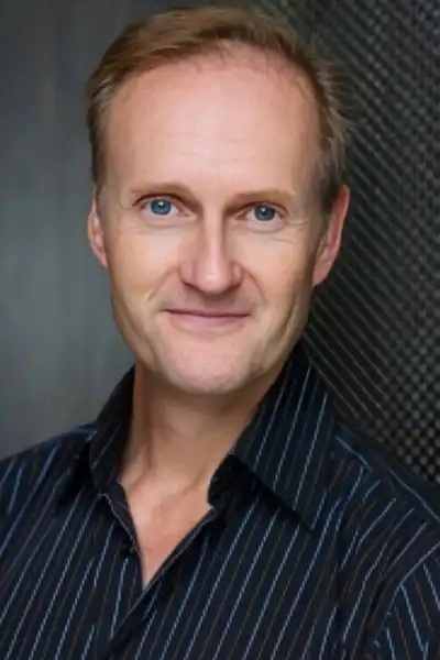 Mike Petersen headshot