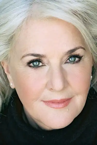 Wendy Phillips headshot