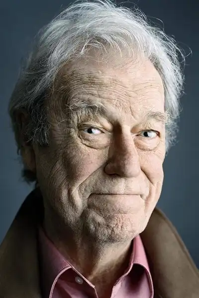 Gordon Pinsent headshot