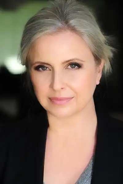 Debbie Podowski headshot