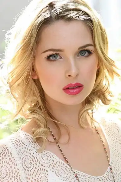 Kirsten Zien headshot
