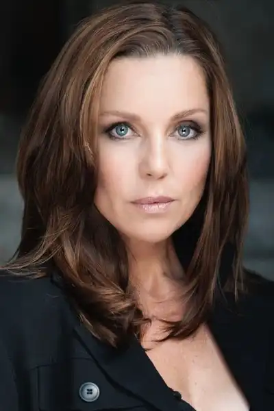 Sarah-Jane Redmond headshot