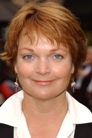 Pamela Reed headshot