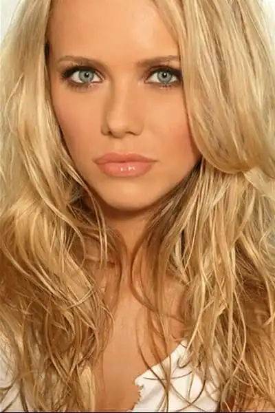 Tanja Reichert headshot