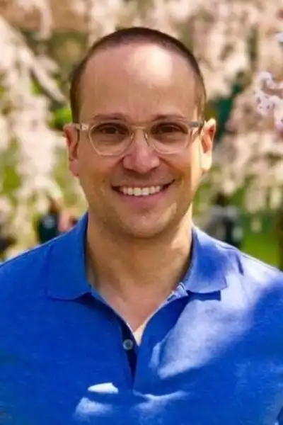 Michael Reisz headshot
