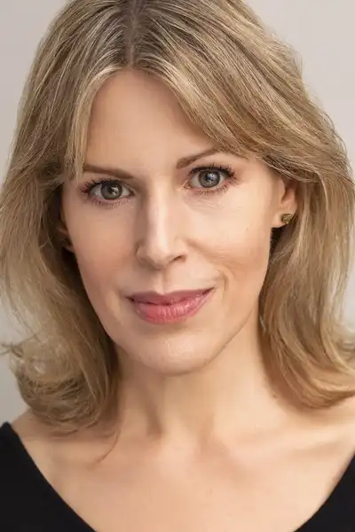 Sarah Johns headshot