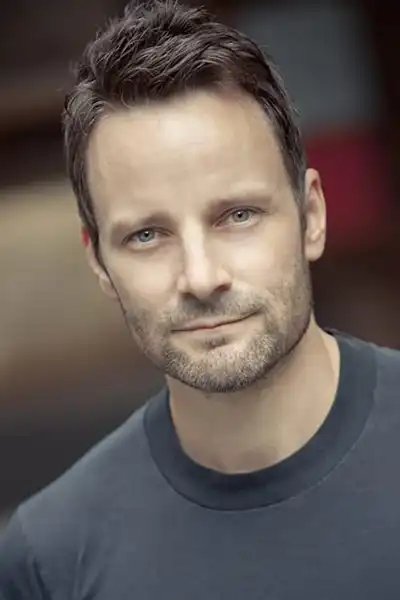 Ryan Robbins headshot