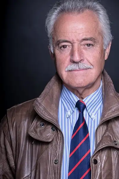 Russell Roberts headshot