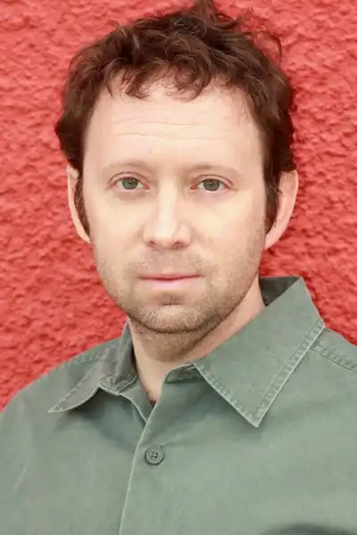 Oliver Robins headshot
