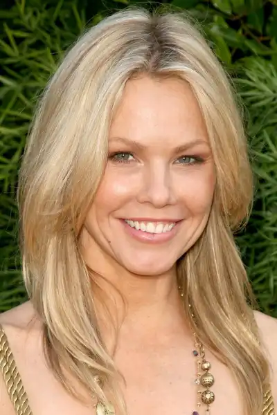Andrea Roth headshot