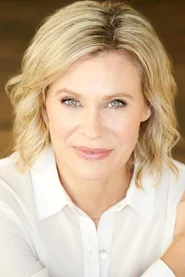 Lisa Ryder headshot