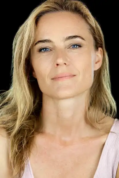 Anana Rydvald headshot