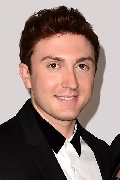 Daryl Sabara headshot