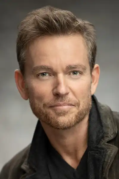 Jonathan Scarfe headshot