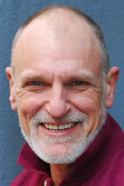 Nick Scoggin headshot