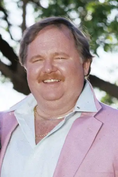 Donovan Scott headshot