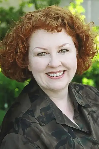 Lorna Scott headshot