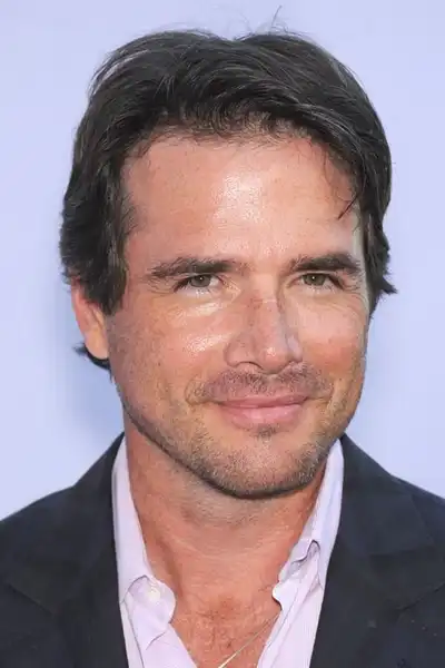 Matthew Settle headshot